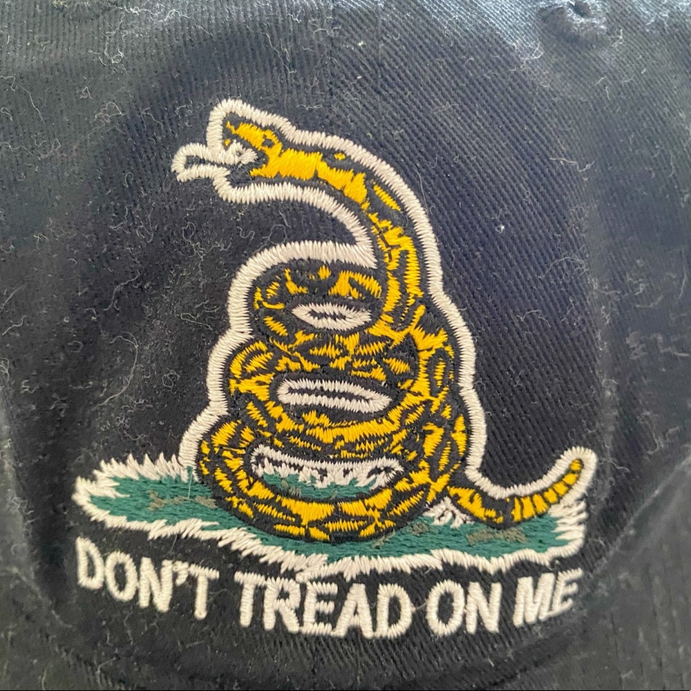 𝗗𝗢𝗡‘𝗧 𝗧𝗥𝗘𝗔𝗗 𝗢𝗡 𝗠𝗘 𝗛𝗔𝗧 🧢 - Picture 2 of 6